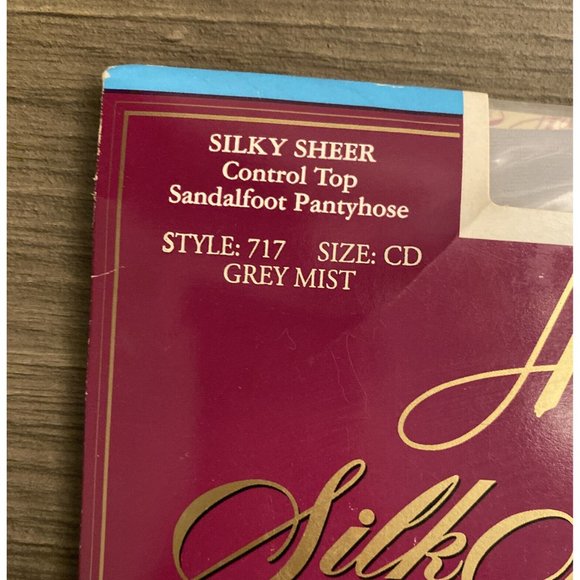 Hanes Silk Reflections Control Top Pantyhose 717 Sandalfoot Grey Mist Size CD - Picture 7 of 8